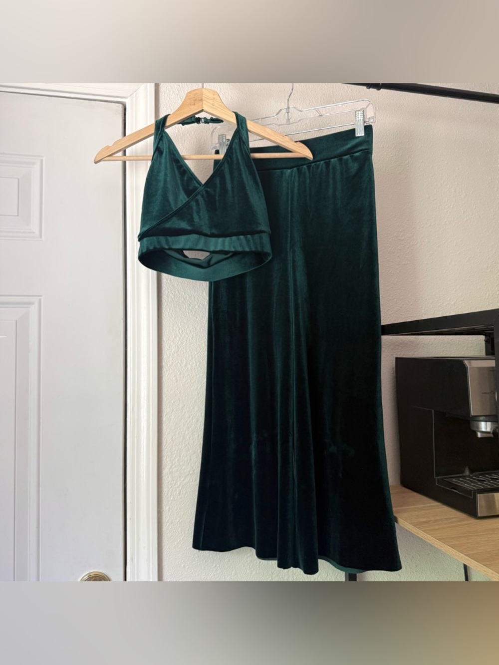 WEISSMAN‎ emerald green velour velvet halter neck surplice cropped pants set